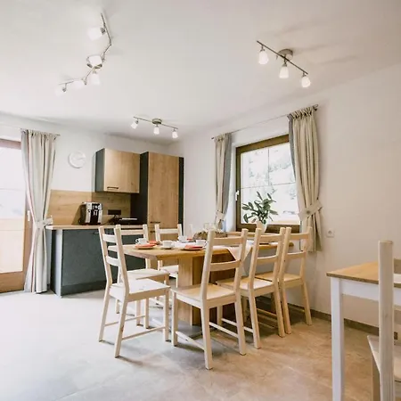 Nedererhof - Alpenrose Mit Gemeinschaftskueche منزل للإقامة