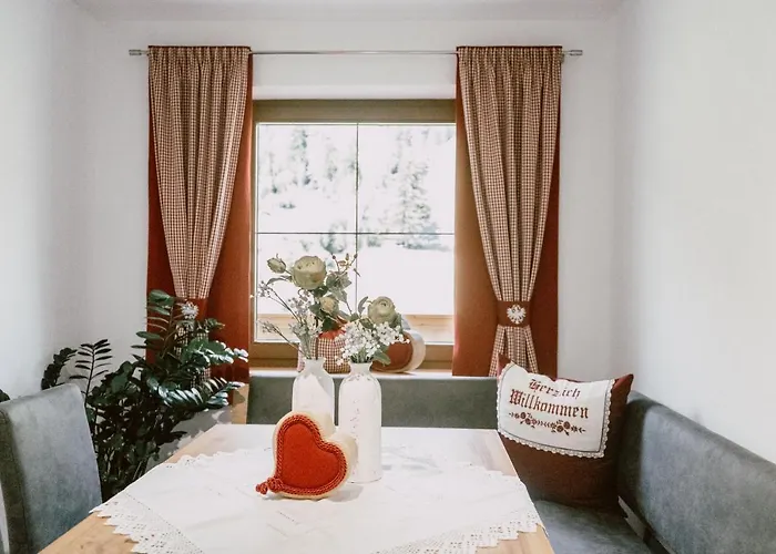 Nedererhof - Alpenrose Mit Gemeinschaftsküche Habitación en casa particular Schmirn